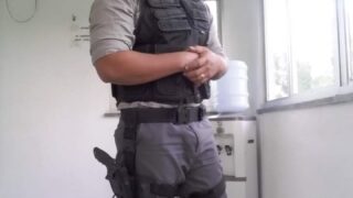 Sikkerhedsvagter i uniform og klar til at bruge trebuchet – 2
